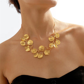 Ingemark Leaf Pendant Choker Necklace